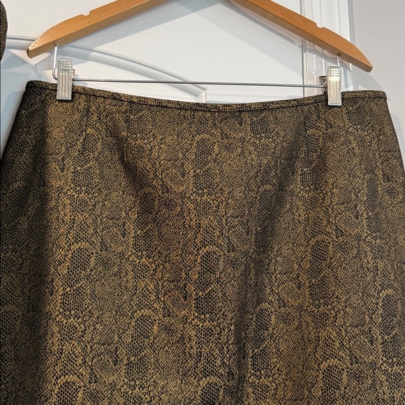 Le Suit Black & Gold Snakeskin Patterned Blazer & Skirt Set Size 14 New w/o Tag - Picture 9 of 11